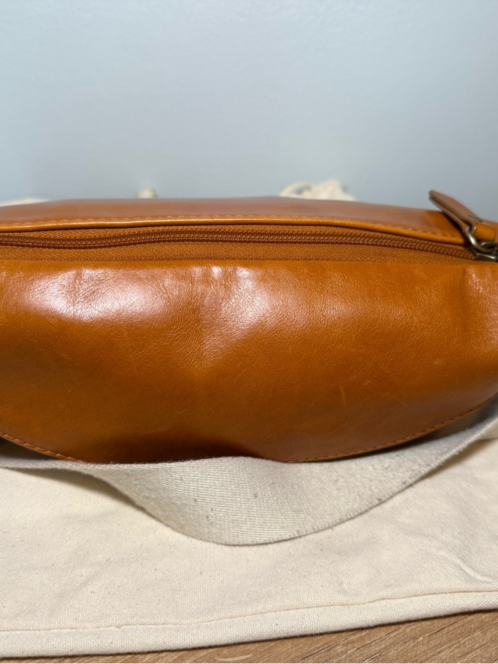 Andar Tatum Sling Bum bag - Picture 9 of 10